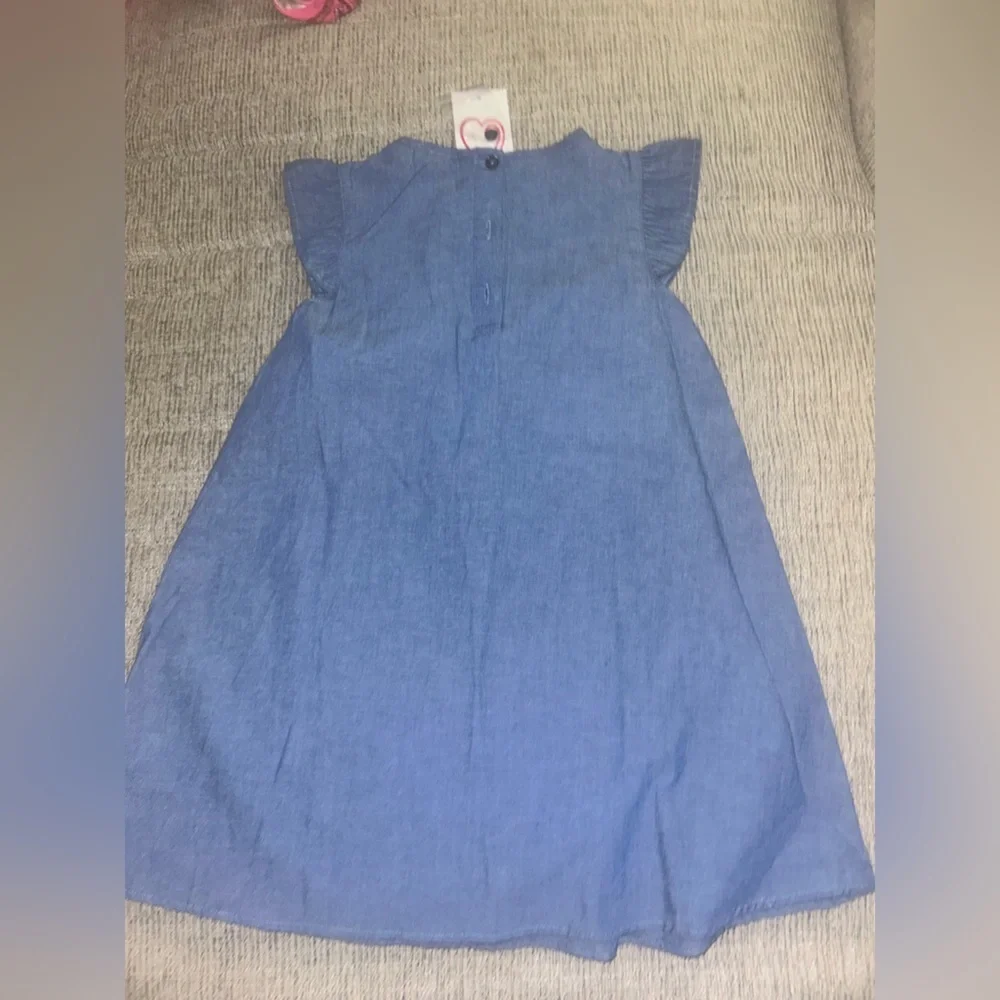 Lot of 4 short sleeved dresses for girls size 5